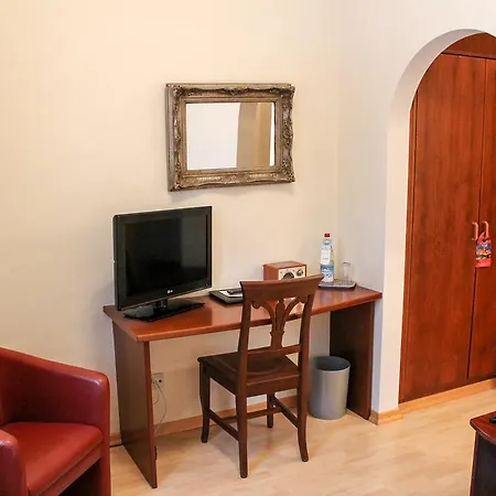 فورستهاوس 3*